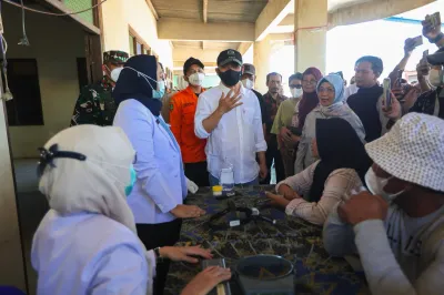 Warga Terdampak Asap Kebakaran TPA Putri Cempo, Pemprov Jateng Kerahkan Dokter Spesialis