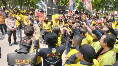Driver Maxim Tegal Desak Transparansi Sistem Pembagian Order