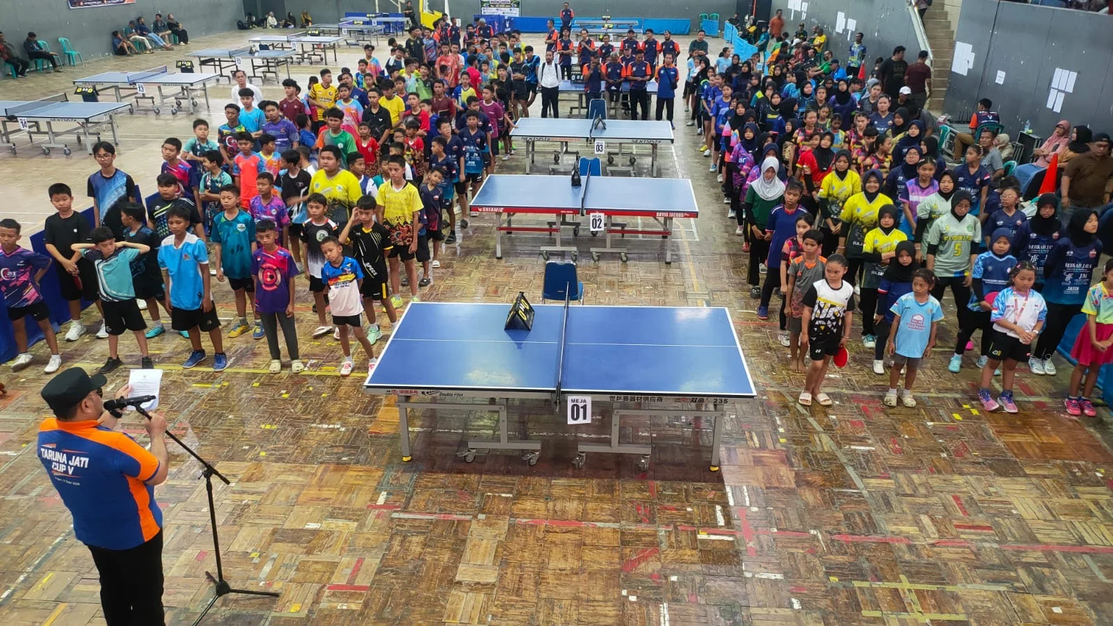 Ratusan atlet tenis meja siap bertanding dalam turnamen Taruna Jati Cup V di GOR Wisanggeni, Kota Tegal, Minggu 6 September 2026.