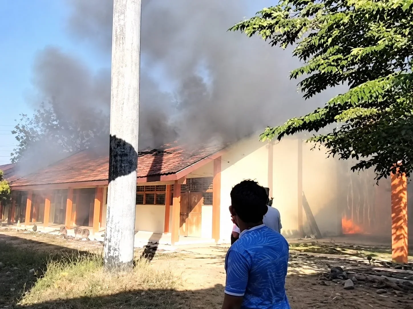 Tangkapan layar video kebakaran di SMA Negeri 1 Bantarkawung, Kabupaten Brebes.