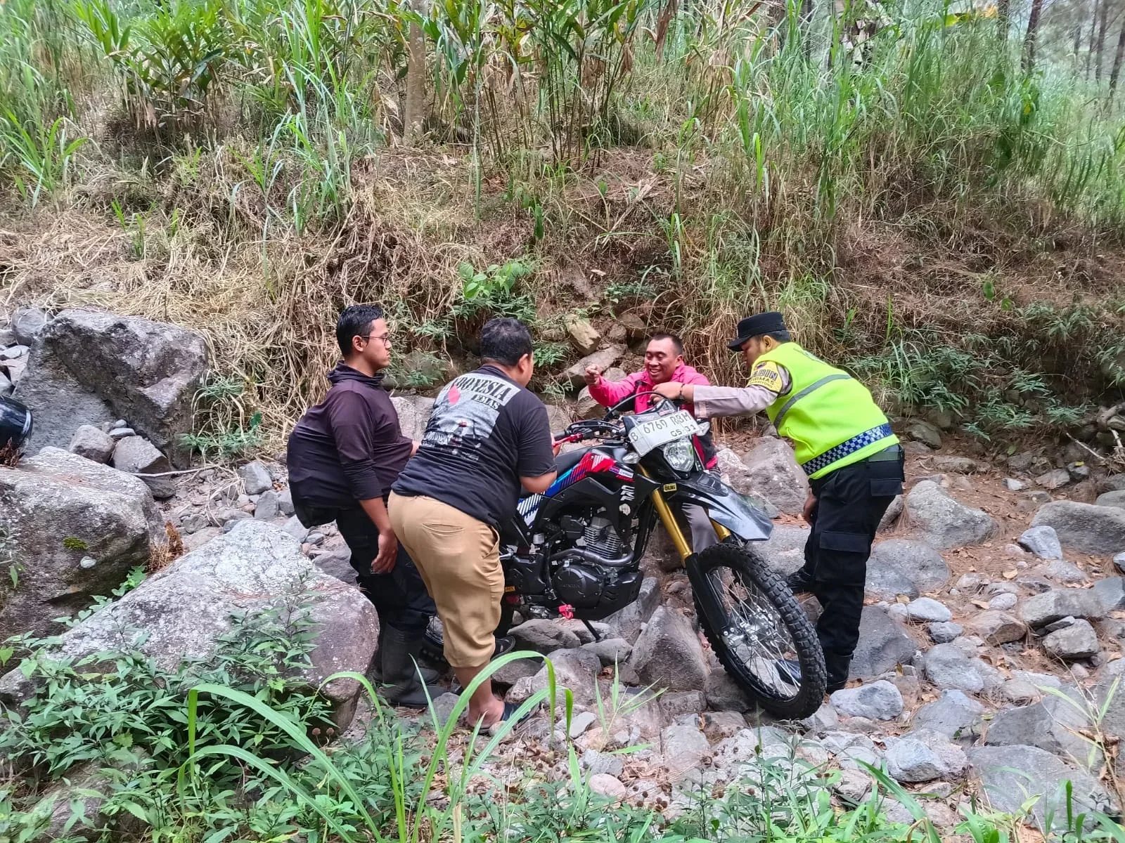 Tersesat di Tengah Hutan Petungkriyono Pekalongan, Pria Ini Hubungi Call Center 110