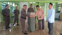 Peduli Tempat Ibadah, Kejari Kabupaten Tegal Bantu Karpet