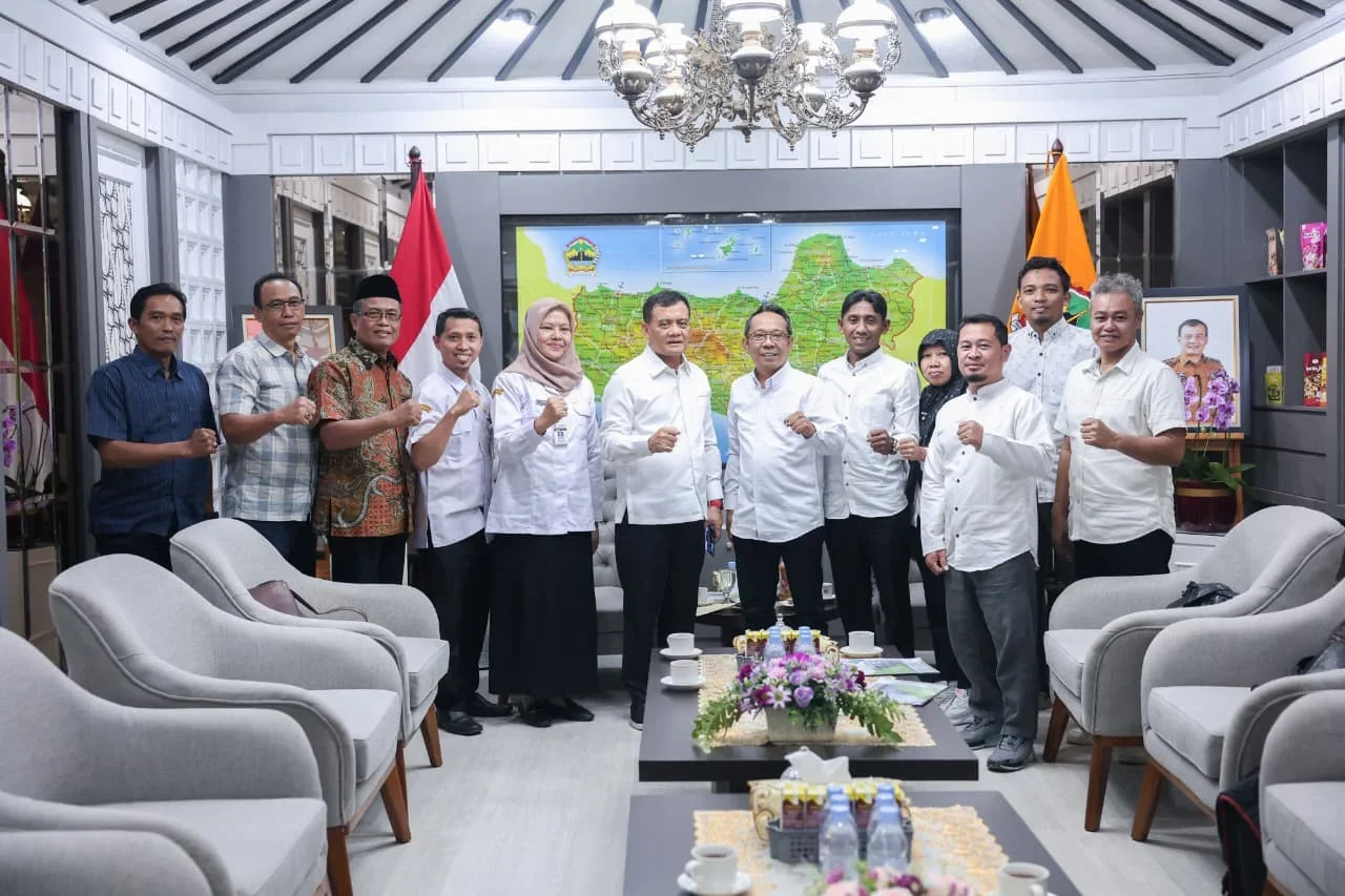 Gubernur Luthfi Ingin Koperasi Buruh Jadi Jalan Baru Tingkatkan Kesejahteraan Pekerja