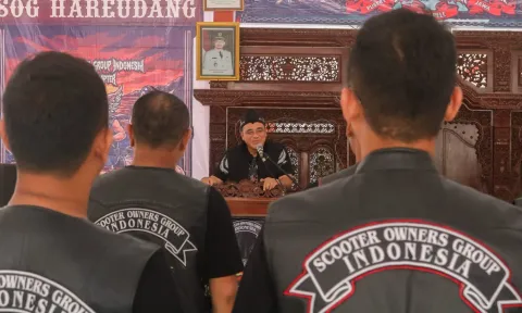 Plt Bupati Nurkholes Nostalgia Vespa di Deklarasi SOG Indonesia Chapter Pemalang