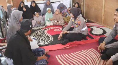 Personel Satlantas Polres Tegal Tiba-tiba Datangi Ponpes dan Ojol, Ada Apa?