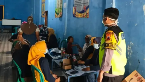 100 Warga Terlaya Brebes Jalani Tracing TBC, Sampel Dahak hingga Rontgen