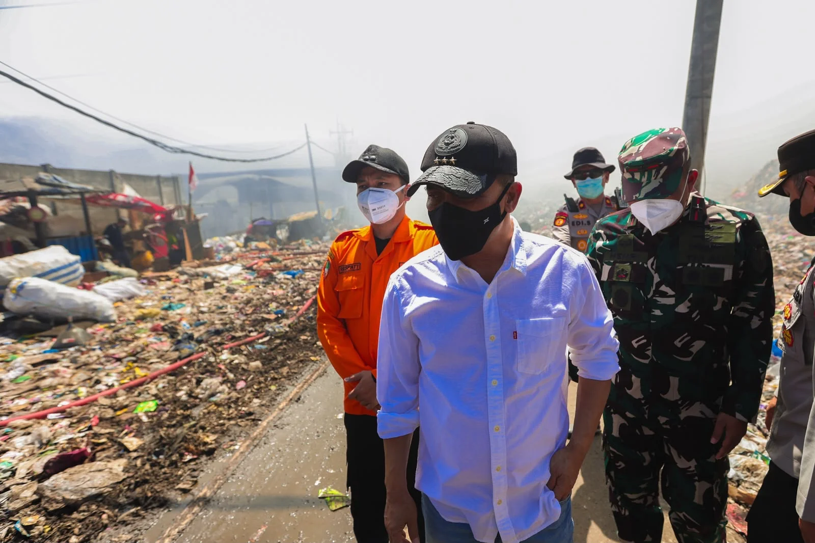 Ahmad Luthfi Tinjau TPA Putri Cempo, Pemadaman dan Perlindungan Warga Menjadi Prioritas