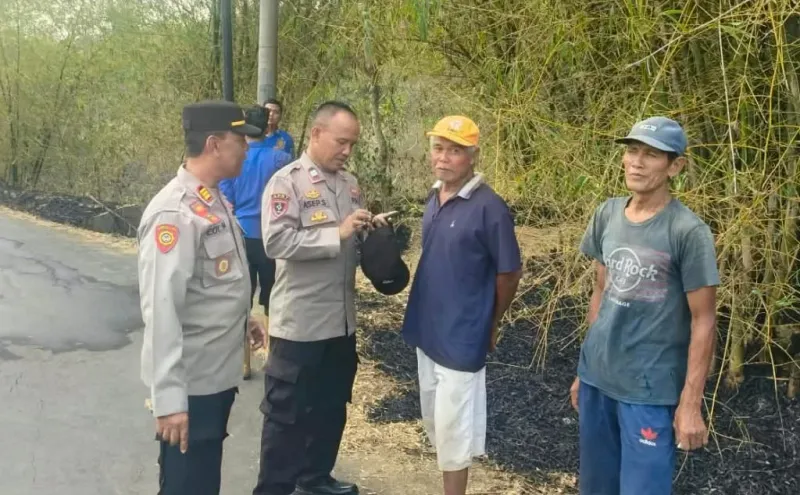 Polsek Bumiayu Sambangi Warga Pruwatan dan Kalinusu, Ingatkan Bahaya Karhutla