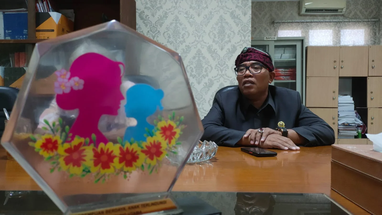 Ketua Komisi III DPRD Kota Tegal, Sutari, menanggapi tingginya kasus kekerasan terhadap anak dan perempuan di Kota Bahari.