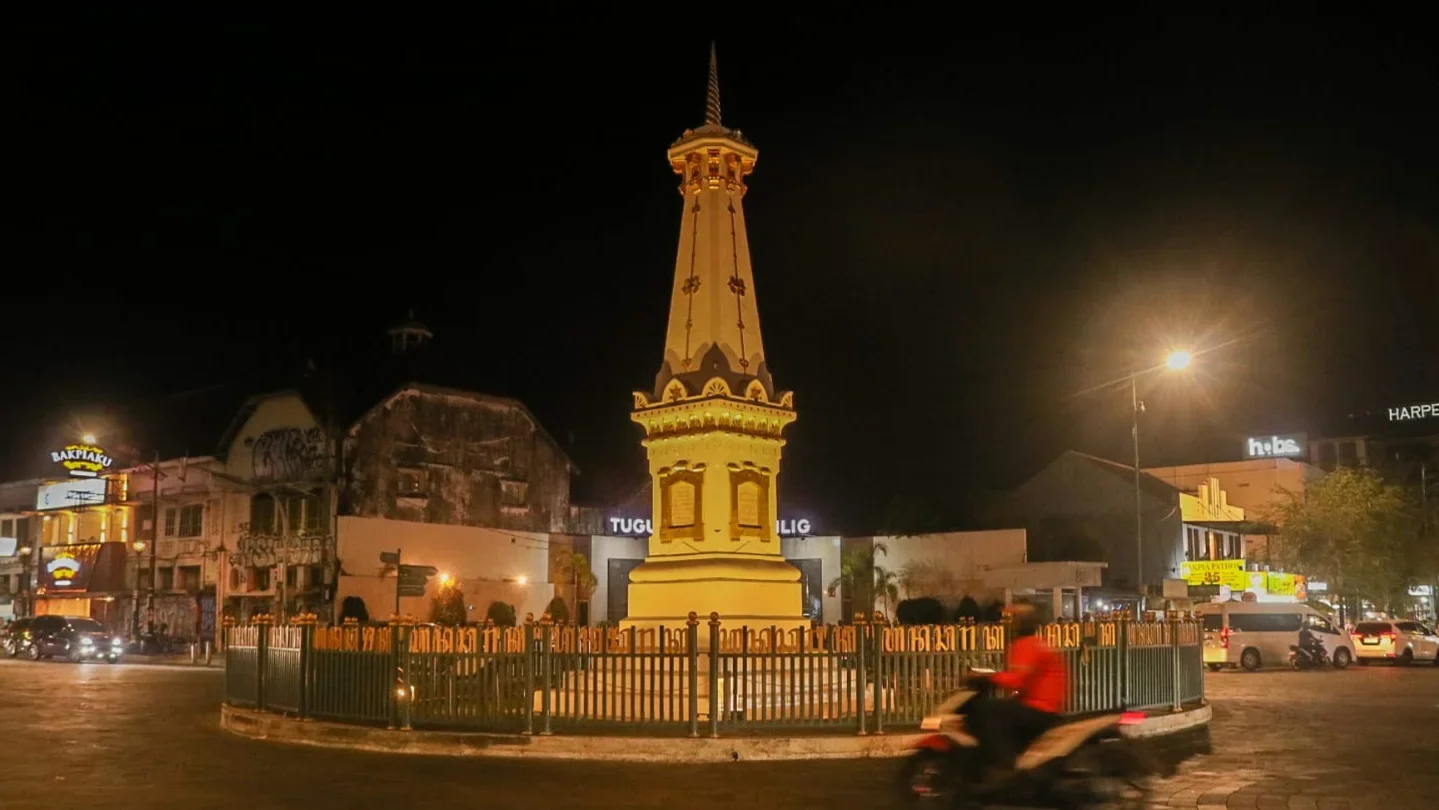 Tugu Jogja atau Tugu Pal Putih di Yogyakarta
