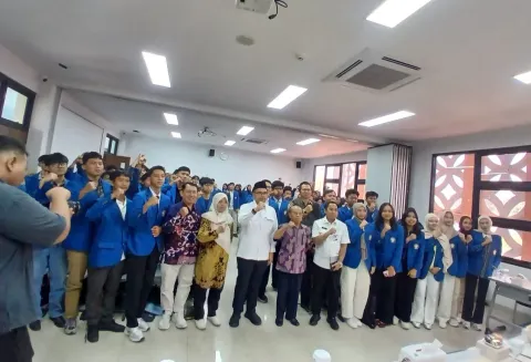 Bupati Faiz Berikan Kuliah Umum di PKSDU Undip Kampus Batang, Sampaikan Tiga Pesan pada Mahasiswa