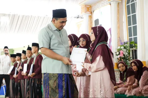 Hafal Al-Qur’an di Usia Belia, 41 Anak di Pati Dapat Tali Asih dari Wagub Taj Yasin