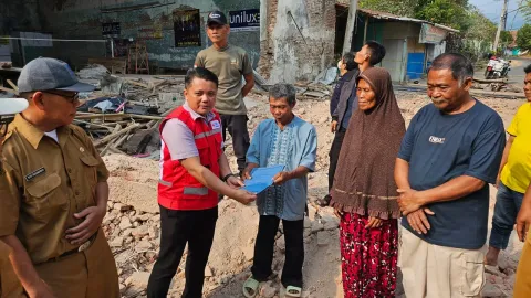 PMI Salurkan Santunan untuk Keluarga Korban Gedung Hogwan Bumiayu