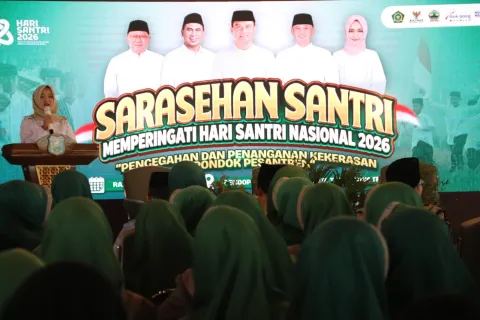 Mba Iin Ajak Santri Tegal Berani Bicara demi Memutus Rantai Kekerasan