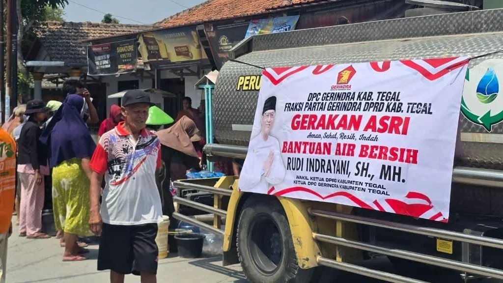 Kekeringan di Jatimulya Parah, DPC Gerindra Kabupaten Tegal Salurkan 6 Tangki Air Bersih