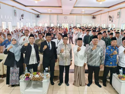 Kemenko PM Ajak Santri Pemalang Jadi Penggerak Kemandirian Ekonomi Pesantren