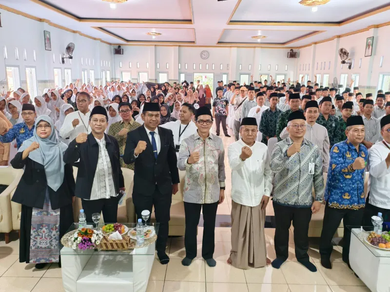 Kemenko PM Ajak Santri Pemalang Jadi Penggerak Kemandirian Ekonomi Pesantren