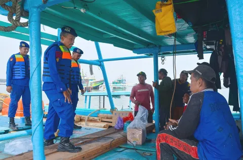 Sandar Kapal Di Kolam Pelabuhan Tegal Jadi Sorotan
