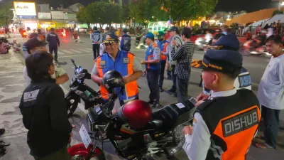 Parkir Liar di Alun-Alun Tegal Ditertibkan, Pengendara Diminta Tak Bayar Jukir