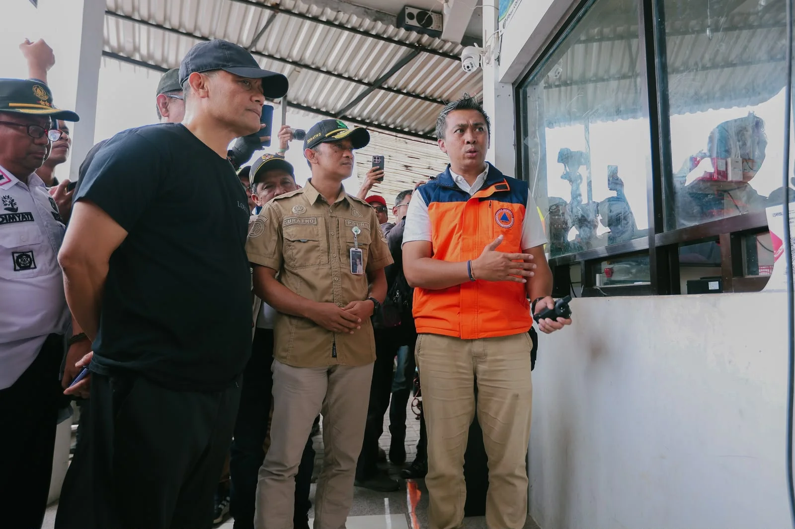 Dari Evakuasi hingga Padamkan Titik Api: Aksi Sigap Relawan Jaga Keamanan Gunung Sumbing