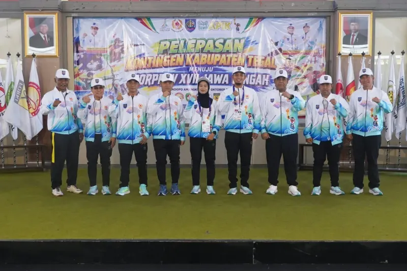 Bupati Tegal Lepas Kontingen Porprov Jateng XVII, Targetkan Masuk 20 Besar