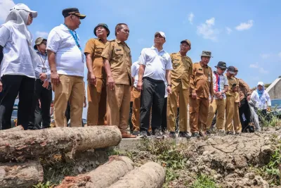 Bantu Petani Demak Tanam Hingga 3 Kali Setahun, Ahmad Luthfi Pastikan Normalisasi Saluran Irigasi Lancar