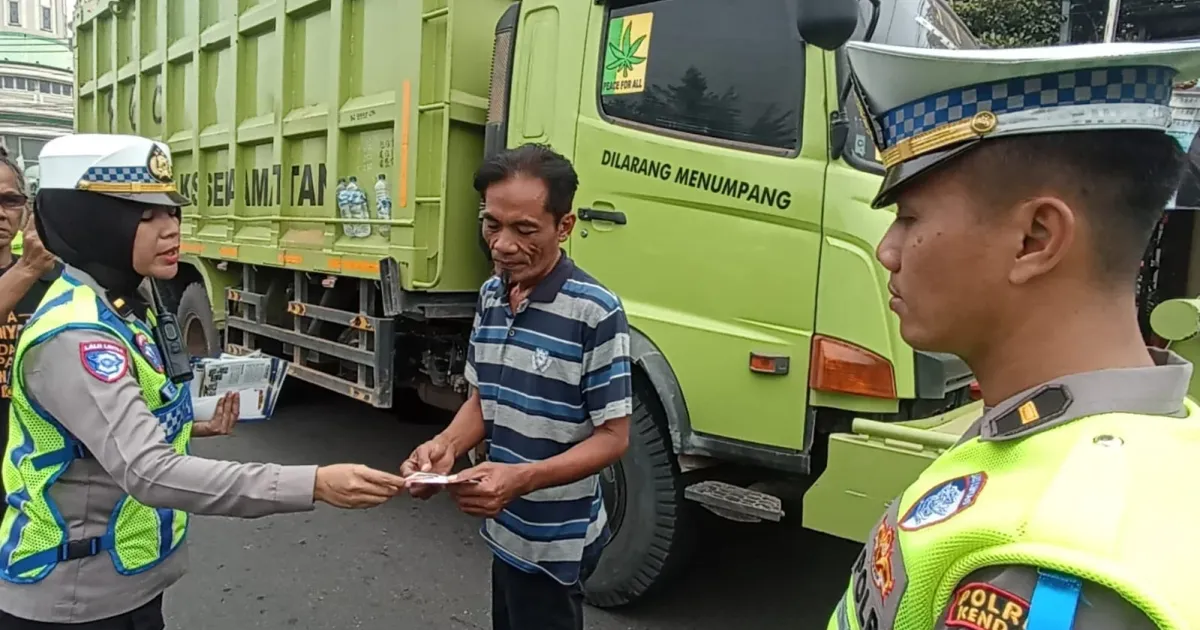 Ramp Check di Kendal, Lampu Belakang Kendaraan Jadi Temua...
