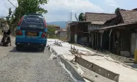 Cor Beton Jalan Pruwatan Brebes Tanpa Besi Pengikat, Pengawas DPU Sebut Sesuai Perencanaan