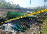 Begini Kondisi Truk Maut di Ataba Bumiayu, Kabin Remuk, Bak Bersandar di Dinding Rumah
