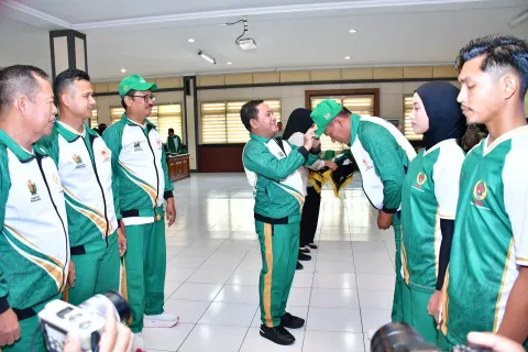 Plt. Bupati Sukirman Lepas Kontingen Kabupaten Pekalongan untuk Porprov XVII Jateng 2026
