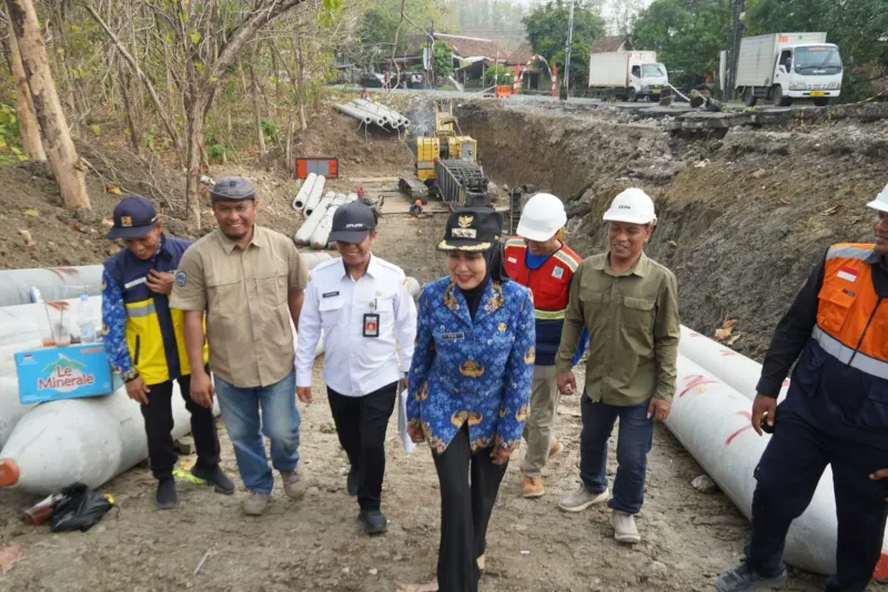 Perbaikan Jalan Ambles Kaliwungu–Boja Dimulai, Pemkab Kendal Siapkan 18 Tiang Pancang