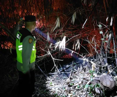Lahan Perkebunan 2 Hektare di Bojong Pekalongan Terbakar, Polsek dan Damkar Gelar Pemadaman hingga Malam