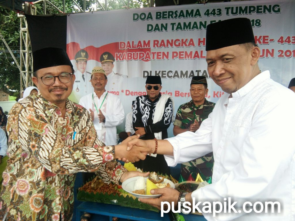 Gelar Doa Bersama Dengan 443 Tumpeng