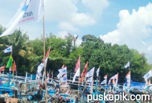 Nelayan Tanjungsari Kibarkan Ratusan Bendera Perindo Di Perahu