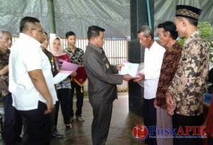 Warga Temuireng Terima Sertifikat Atas Tanah Program PTSL