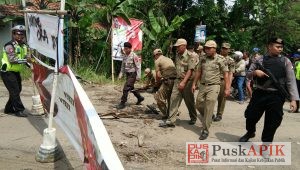 Polres Pemalang Buka Akses Jalan Yang  Diblokir Warga