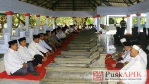 Jelang Hari Jadi, Lakukan Ziarah Kubur Ke Makam Soeronatan