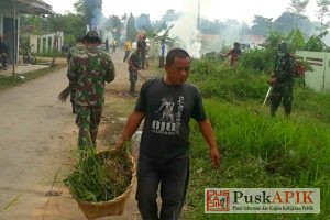 Camat Comal : Kesadaran Tidak Buang Sampah Sembarangan Harus Tumbuh Dari Diri Sendiri