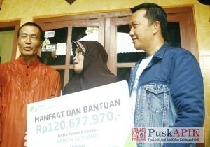 Kunjungi Rumah Keluarga Ramon, Menpora Serahkan Bantuan