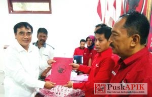 Nurkholis Kembalikan Formulir Pendaftaran Calon Wakil Bupati Pemalang