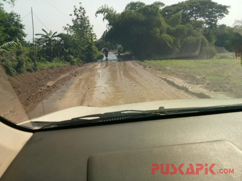 Ngeri! Ceceran Lumpur di Jalan Penujah