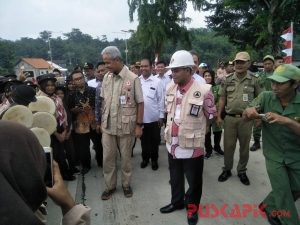 Ganjar Tinjau Jembatan Kali Polaga Pemalang