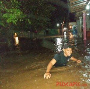 Banjir Menerjang Gringsing, Batang, Banyak Rumah Terendam