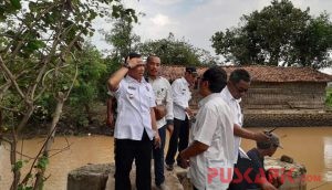 Pasca Banjir, Bupati Batang Blusukan Susuri Sungai di Gringsing