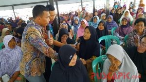 500 Warga Miskin di Batang Dapat Sembako