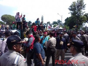 Didemo, Bupati Tegal Siap Tutup Pabrik Limbah