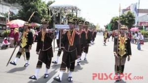 Prosesi Kirab Empat Pusaka Banyumas Berlangsung Meriah