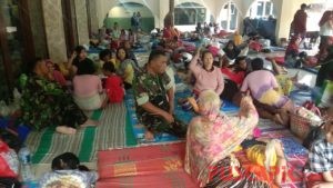 Rumah Masih Terendam Banjir, Warga Pekalongan Bertahan di Pengungsian