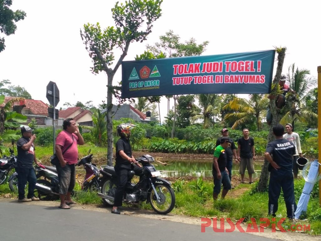 Wow! Ratusan Spanduk Tolak Togel Tersebar di Banyumas