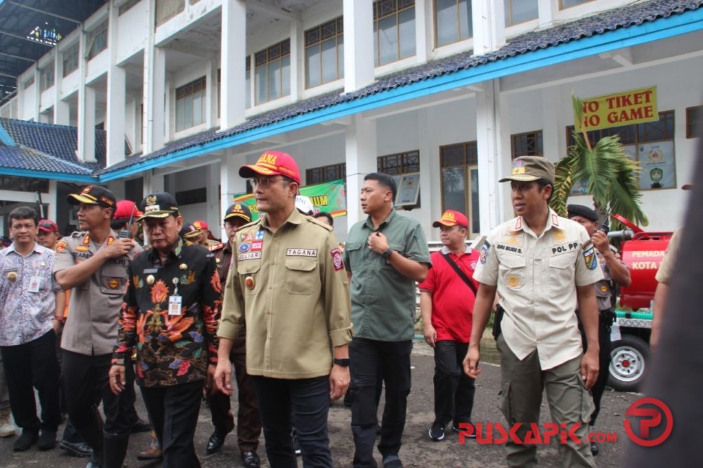 Mensos Beri Bantuan Banjir Kota Pekalongan Rp 1,2 M